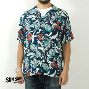 SUN SURF SS39022  RAYON HAWAIIAN SHIRT "ISLAND FEELING"